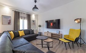 Arados Family Residence